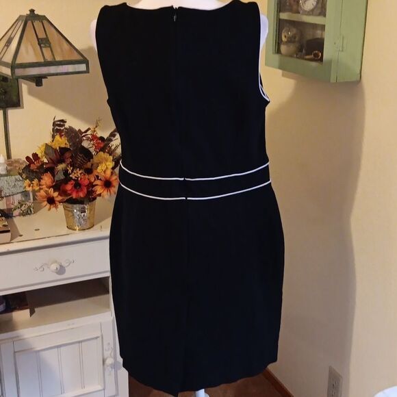 Talbots Ponte Black and White Dress. Dark Academia, Professional,  Normcore - Picture 5 of 9
